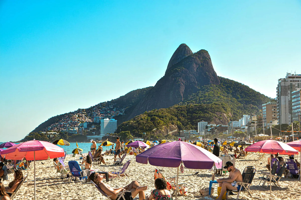 Brazil (Rio de Janeiro) – Beach Theft and the “Relaxed But Not Careless” Reality